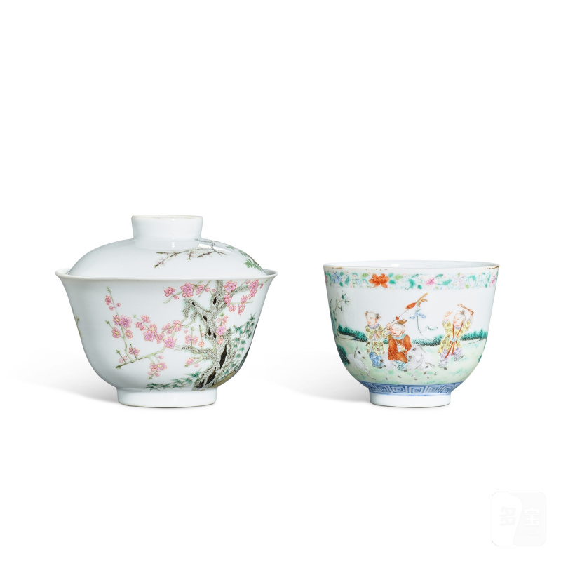 Two famille-rose cups, Qing dynasty, 19th century | 清十九世紀 粉彩嬰戲圖盃 及 粉彩孔雀圖蓋盌 - 图2